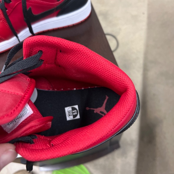 Air Jordan 1 Retro High OG White/University red-black 9.5 - Picture 2 of 5